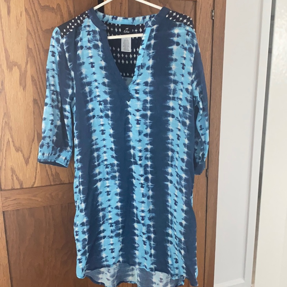 Beach coverup - Picture 1 of 3